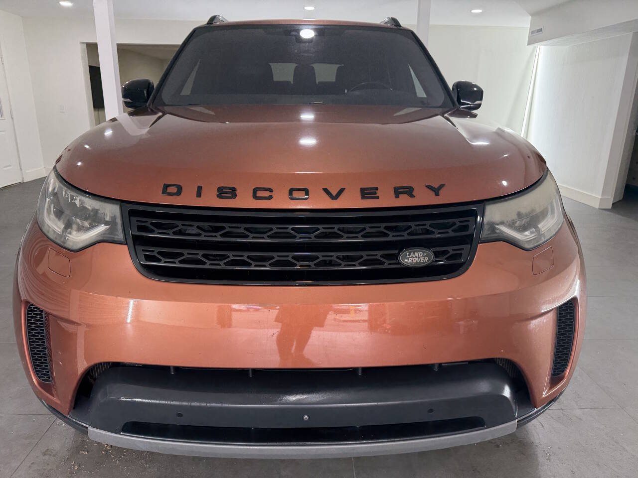 Used 2017 Land Rover Discovery HSE AWD/4WD image 12