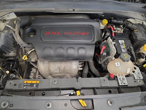 Used 2017 Jeep Renegade Altitude image 21