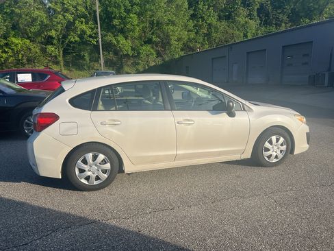 Used 2014 Subaru Impreza 2.0i image 4
