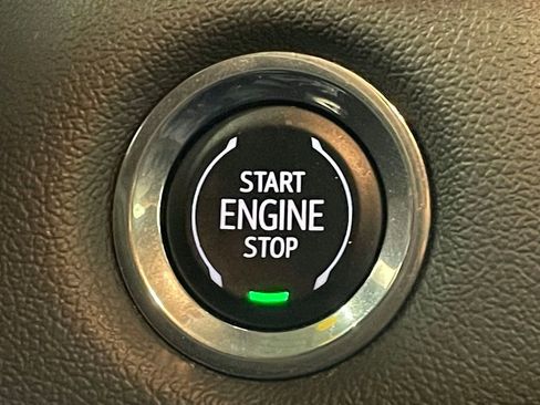 Used 2024 Chevrolet Colorado LT w/ LT Convenience Package II AWD/4WD image 30