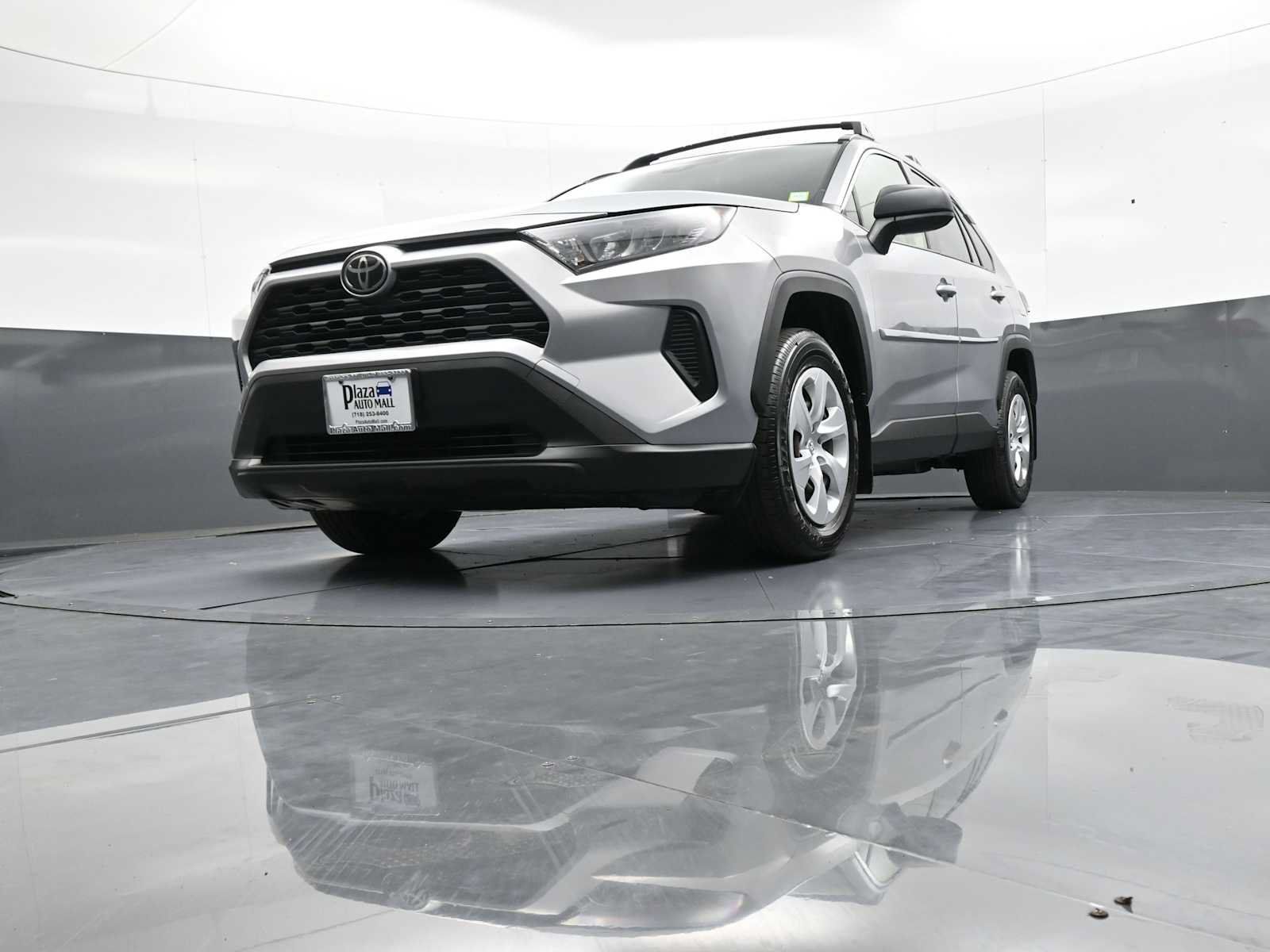 Used 2021 Toyota RAV4 LE AWD/4WD image 24