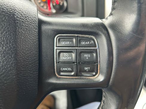 Used 2016 RAM 1500 Classic SLT w/ Luxury Group image 18