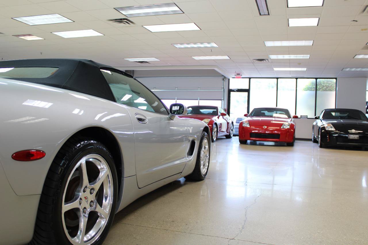 Used 2004 Chevrolet Corvette Convertible w/ Preferred Equipment Group RWD image 21