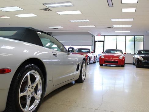 Used 2004 Chevrolet Corvette Convertible w/ Preferred Equipment Group image 21