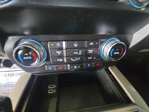 Used 2019 Ford F150 King Ranch w/ Equipment Group 601A Luxury AWD/4WD image 17
