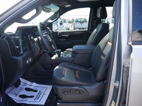 Used 2023 GMC Sierra 1500 AT4 w/ Technology Package AWD/4WD image 2