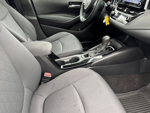 Used 2020 Toyota Corolla LE image 16