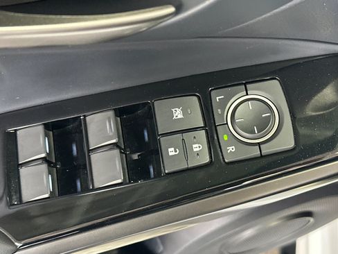 Certified 2025 Lexus IS 300 F Sport RWD image 15