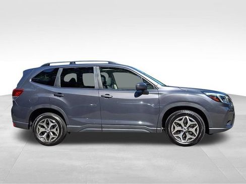 Used 2021 Subaru Forester Premium AWD/4WD image 7