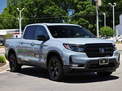Used 2026 Honda Ridgeline Black Edition image 13