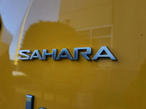 Used 2019 Jeep Wrangler Unlimited Sahara w/ Uconnect 4C Nav & Sound Group AWD/4WD image 33