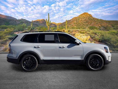 Certified 2025 Kia Telluride SX Prestige X-Line AWD/4WD image 3