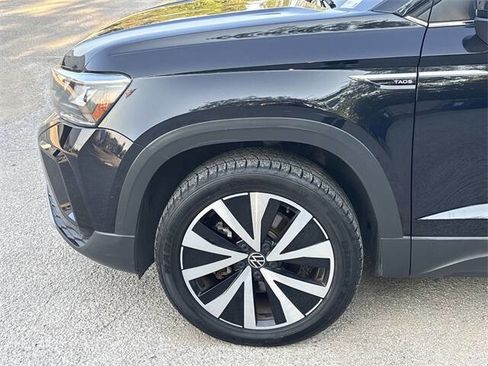 Used 2022 Volkswagen Taos SE w/ Panoramic Sunroof Package image 24