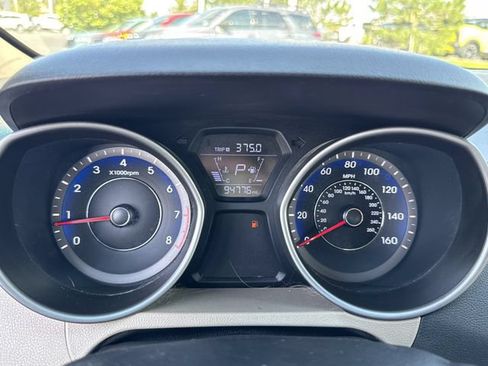 Used 2014 Hyundai Elantra SE FWD image 28