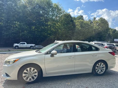 Used 2015 Subaru Legacy 2.5i Premium w/ Moonroof Package AWD/4WD image 7