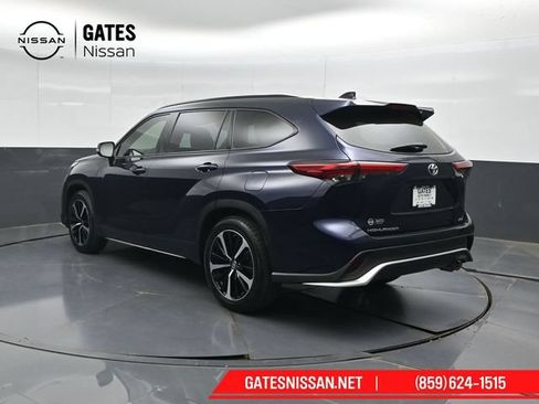 Used 2021 Toyota Highlander XSE FWD image 8