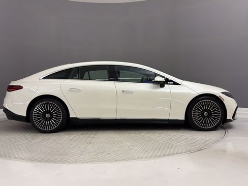 Used 2022 Mercedes-Benz EQS 580 4MATIC Sedan image 8
