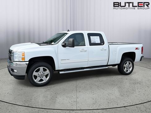 Used 2014 Chevrolet Silverado 2500 LTZ w/ LTZ Plus Package AWD/4WD image 3