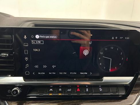 Used 2024 GMC Sierra 1500 Elevation image 11