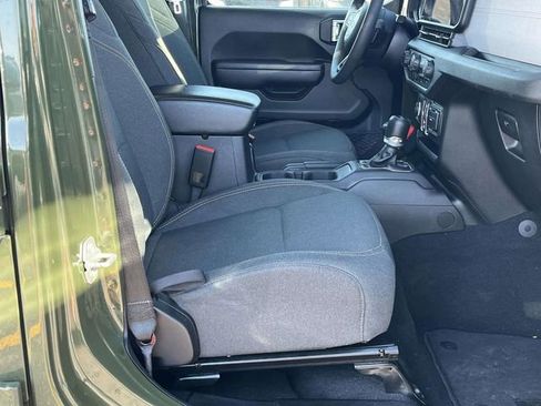 Used 2024 Jeep Wrangler Sport S image 23
