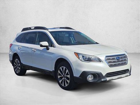 Used 2017 Subaru Outback 2.5i Limited image 2