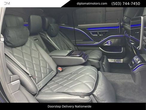 Used 2024 Mercedes-Benz Maybach S 580 4MATIC image 23