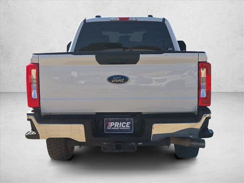 Used 2024 Ford F250 XLT w/ FX4 Off-Road Package AWD/4WD image 7