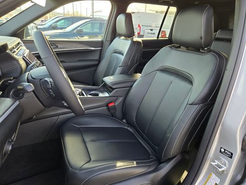 New 2025 Jeep Grand Cherokee Limited image 15