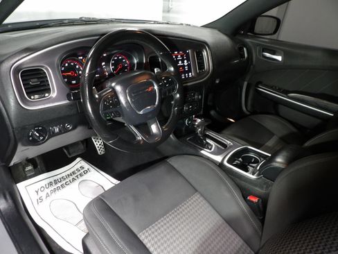 Used 2019 Dodge Charger GT image 11
