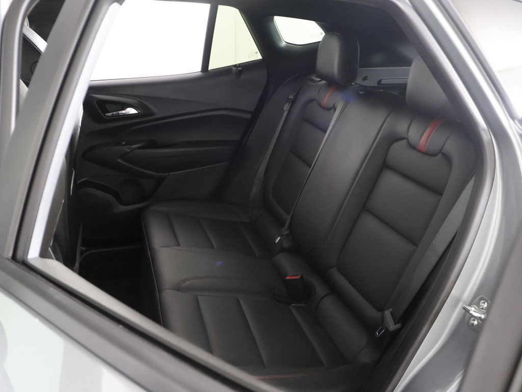Used 2025 Chevrolet Trax RS FWD image 26