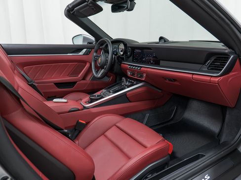 Certified 2024 Porsche 911 Turbo S image 31