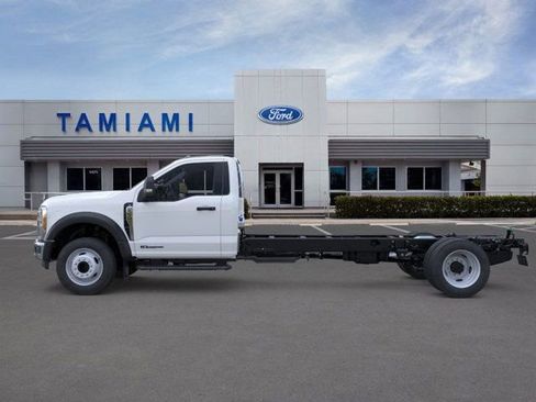 New 2026 Ford F550 2WD Regular Cab Super Duty image 3