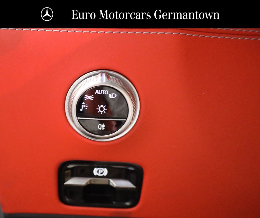 Certified 2022 Mercedes-Benz SL 55 AMG 4MATIC w/ Driver Assistance Package image 13