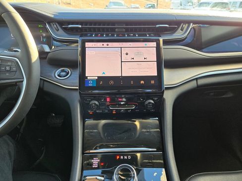 Used 2022 Jeep Grand Cherokee Limited 4xe image 19