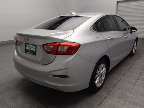 Used 2019 Chevrolet Cruze LT w/ Convenience Package FWD image 9