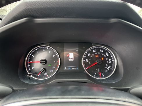 Used 2021 Toyota RAV4 XLE Premium image 21