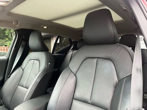 Used 2023 Volvo XC40 B5 Plus w/ Driver Assist Package image 11