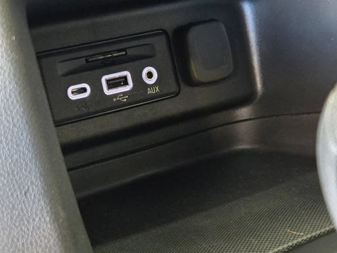 Certified 2022 Chevrolet Equinox RS w/ Infotainment Package FWD image 29