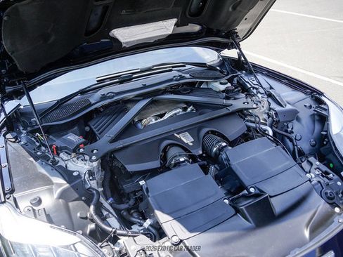Used 2024 Aston Martin DB12 Coupe RWD image 16