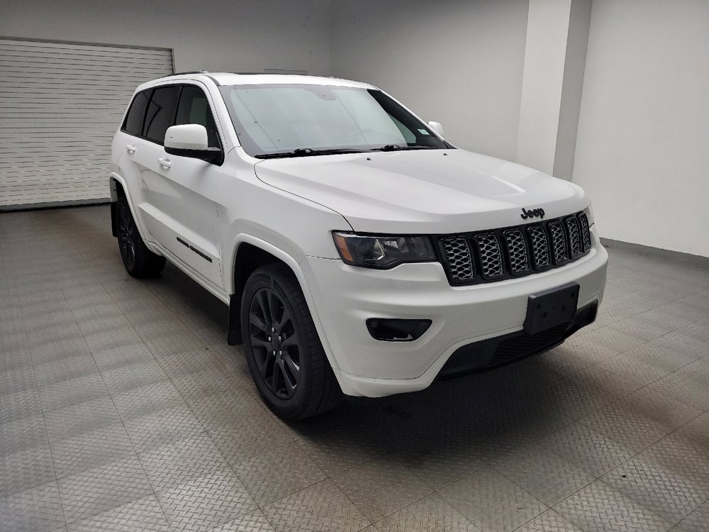 Used 2019 Jeep Grand Cherokee Altitude AWD/4WD image 13