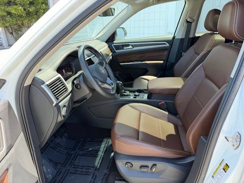 Used 2023 Volkswagen Atlas SE w/ Panoramic Sunroof Package AWD/4WD image 17