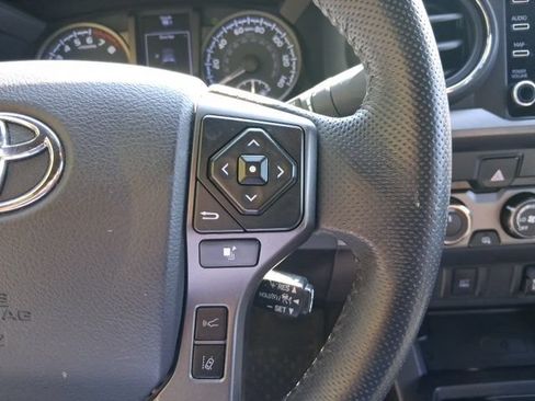 Used 2020 Toyota Tacoma TRD Sport AWD/4WD image 19