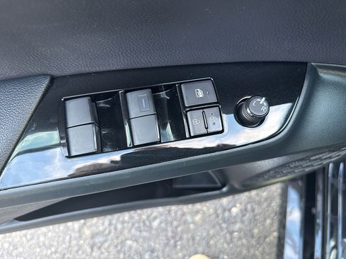 Used 2021 Toyota Prius LE w/ Carpet Mat Package (TMS) FWD image 39