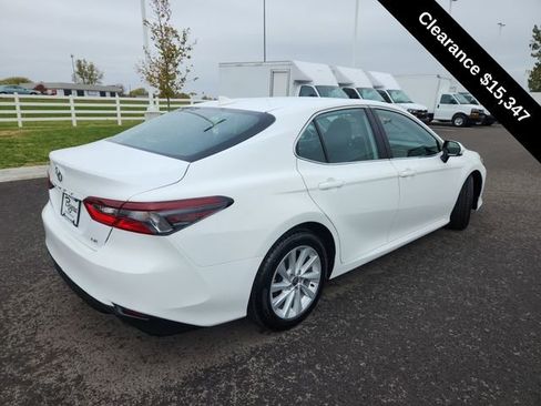 Used 2022 Toyota Camry LE image 7