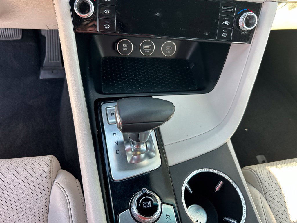 Used 2025 Genesis G70 2.5T RWD image 11