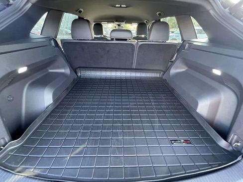 Certified 2024 Volkswagen Atlas Cross Sport SE FWD image 10