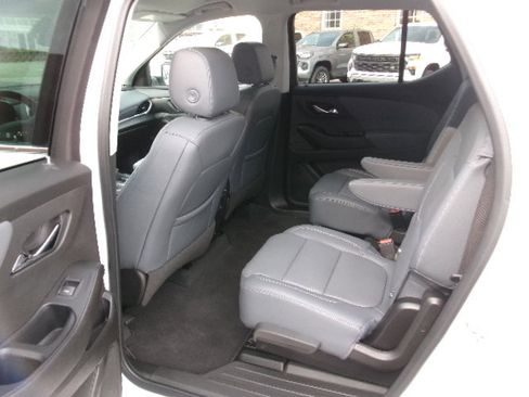 Used 2021 Chevrolet Traverse Premier image 16