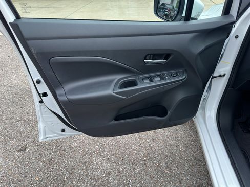 New 2025 Nissan Versa SV w/ Trunk Package image 10