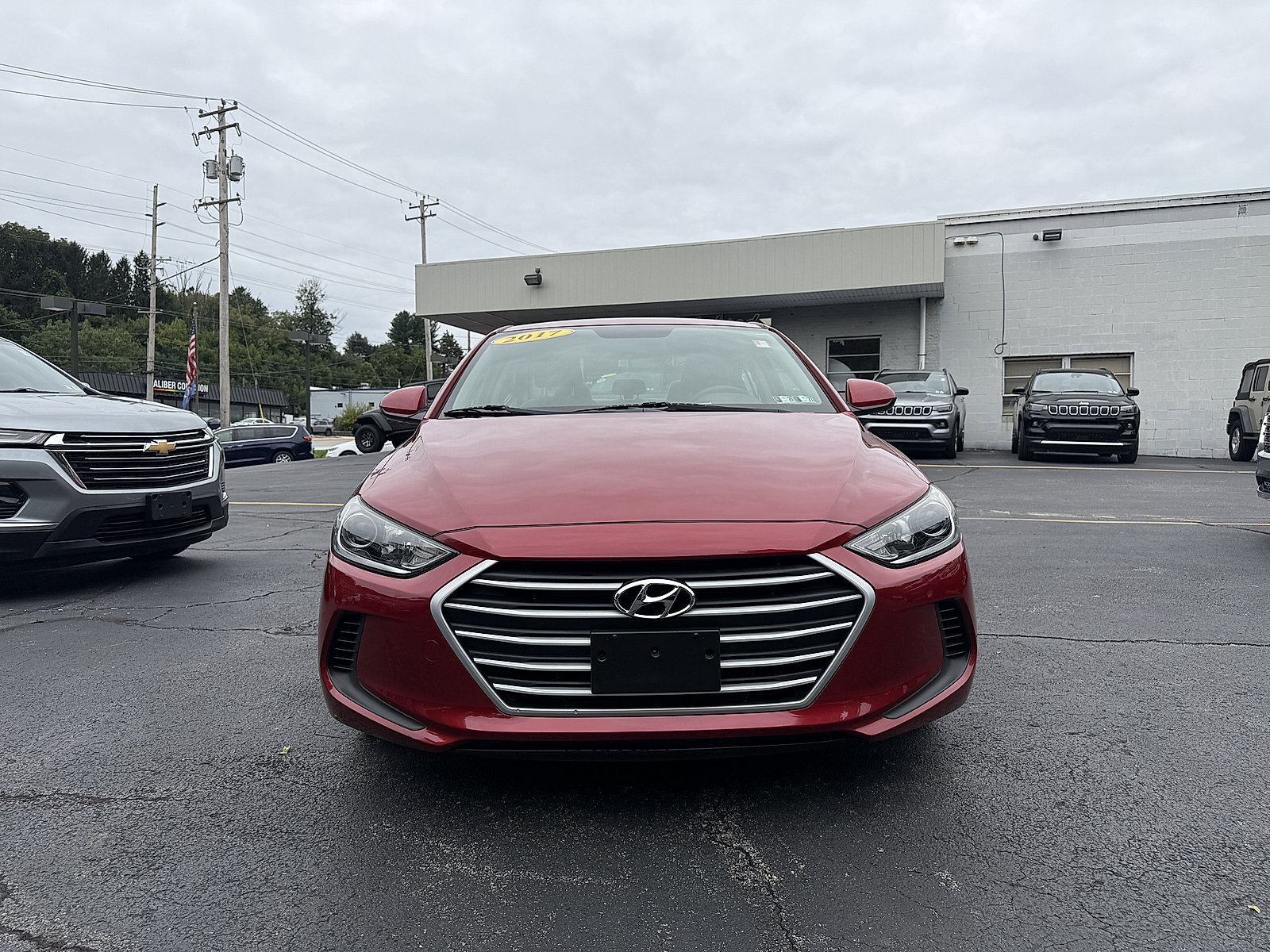 Used 2017 Hyundai Elantra SE FWD image 2