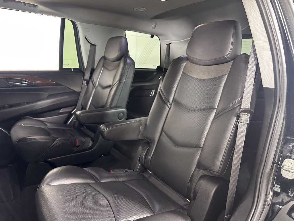 Used 2020 Cadillac Escalade Luxury AWD/4WD image 21
